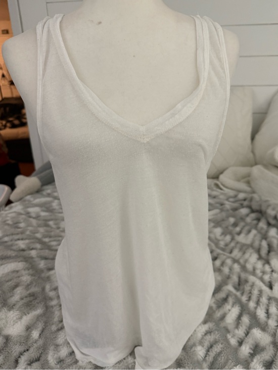 We The Free Tops - We The Free White V-Neck Tank Top